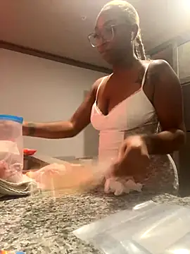 life-ent online show from November 6, 12:00 am