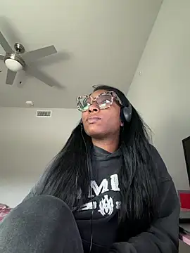 life-ent online show from December 3, 6:50 pm