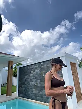 JuicyFruits93 online show from November 9, 6:44 am