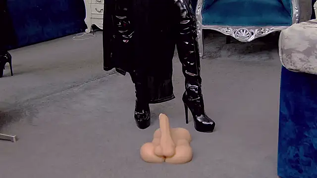 EmmaDevereaux online show from March 18, 5:52 am