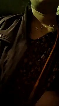 Snapshot of Simaran_bhabhi chatting on February 1, 12:58 pm Simaran bhabhi online show from February 1, 12:58 pm