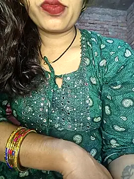 Snapshot of Simaran_bhabhi chatting on February 12, 12:05 am Simaran bhabhi online show from February 12, 12:05 am