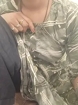 Snapshot of Simaran_bhabhi chatting on December 16, 6:51 am Simaran bhabhi online show from December 16, 6:51 am