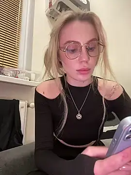 meanexx online show from December 7, 9:55 pm