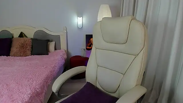 Eva Rosec online show from January 18, 10:49 am