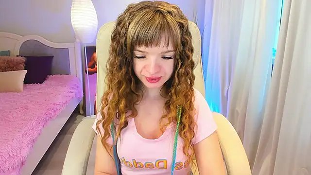 Eva Rosec online show from February 7, 7:07 am