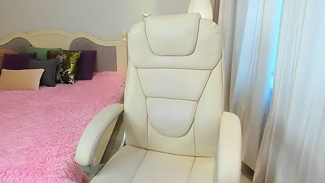 Eva Rosec online show from February 21, 10:39 am