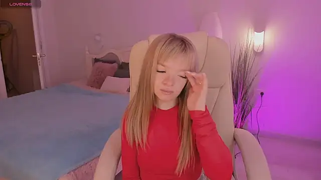 Eva Rosec online show from September 19, 6:59 am