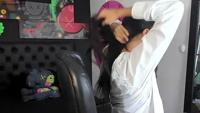 LOISE-XX online show from September 9, 2:05 pm