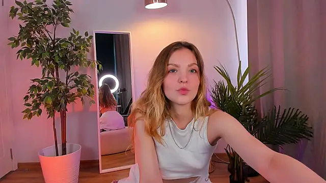 stay with alice online show from September 11, 1:44 pm