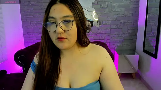 conniejames m online show from October 29, 12:18 pm