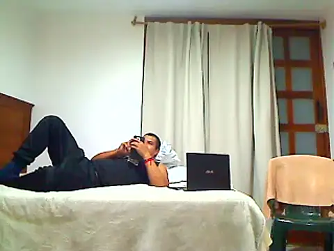 Snapshot of lozter345 chatting on September 11, 6:02 am lozter345 online show from September 11, 6:02 am