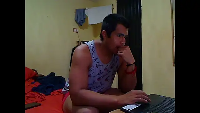 Snapshot of lozter345 chatting on October 7, 11:35 pm lozter345 online show from October 7, 11:35 pm