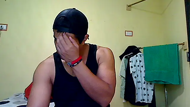 Snapshot of lozter345 chatting on October 20, 7:58 pm lozter345 online show from October 20, 7:58 pm