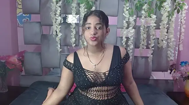 Sofia Hernandez  online show from December 14, 7:14 pm