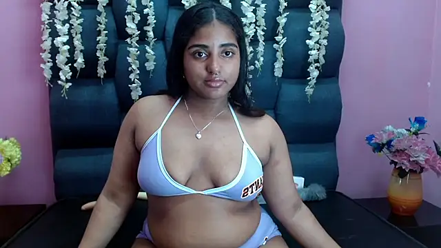 Sofia Hernandez  online show from February 19, 9:50 am