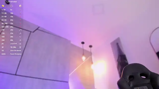 danii hill  online show from February 8, 8:09 am