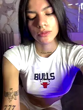 liss hot  online show from November 11, 9:59 pm