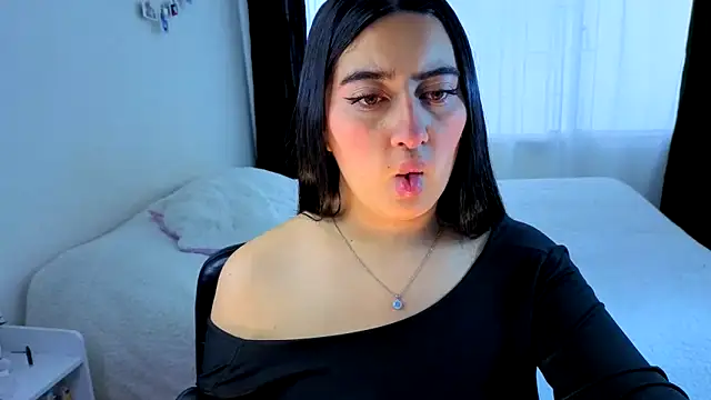 serenna se online show from October 17, 8:33 pm