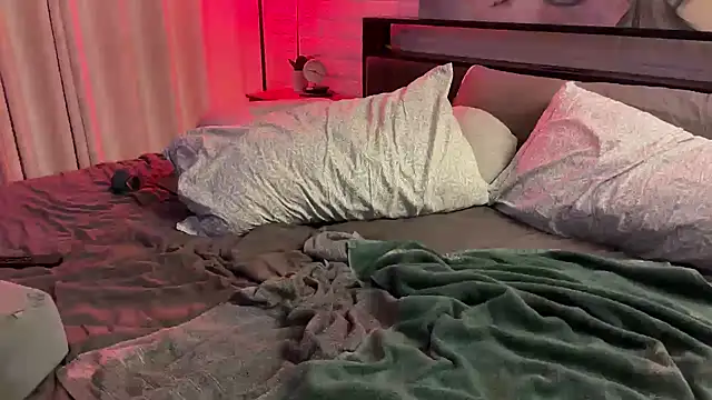 Snapshot of JeffJocc chatting on December 4, 9:40 am JeffJocc online show from December 4, 9:40 am