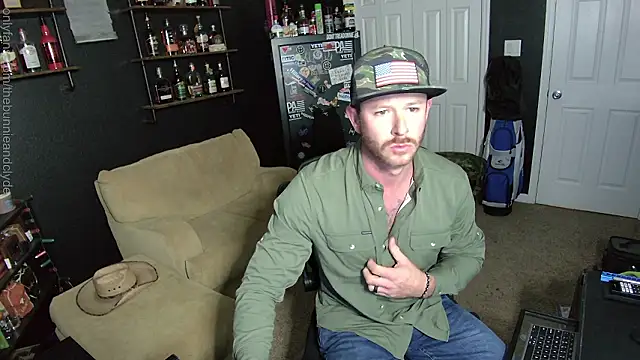 Snapshot of chillinthemosttt chatting on December 3, 4:14 am chillinthemosttt online show from December 3, 4:14 am