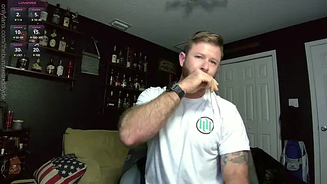 Snapshot of chillinthemosttt chatting on December 30, 3:47 am chillinthemosttt online show from December 30, 3:47 am