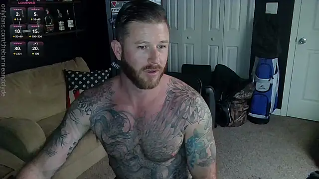 Snapshot of chillinthemosttt chatting on February 8, 8:10 pm chillinthemosttt online show from February 8, 8:10 pm