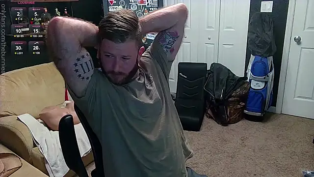 Snapshot of chillinthemosttt chatting on February 11, 3:29 am chillinthemosttt online show from February 11, 3:29 am