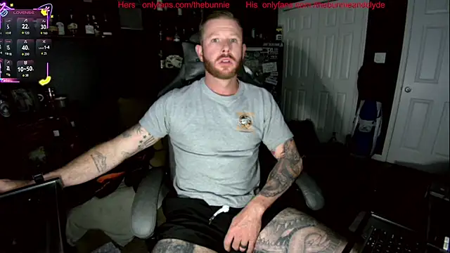 Snapshot of chillinthemosttt chatting on October 20, 12:44 am chillinthemosttt online show from October 20, 12:44 am