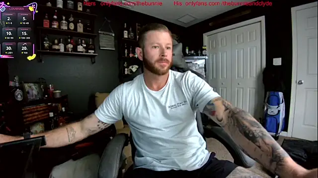 Snapshot of chillinthemosttt chatting on October 21, 7:47 pm chillinthemosttt online show from October 21, 7:47 pm