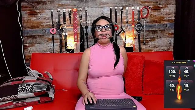 Snapshot of slave_Rubi chatting on December 16, 5:43 pm slave Rubi online show from December 16, 5:43 pm