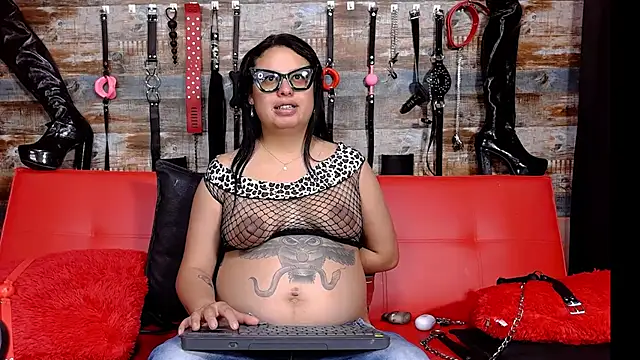 Snapshot of slave_Rubi chatting on December 28, 1:28 pm slave Rubi online show from December 28, 1:28 pm