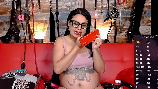 Snapshot of slave_Rubi chatting on January 6, 9:52 am slave Rubi online show from January 6, 9:52 am