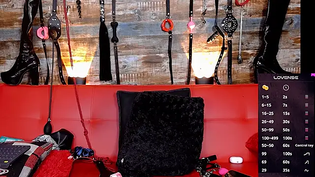 Snapshot of slave_Rubi chatting on January 8, 10:37 am slave Rubi online show from January 8, 10:37 am