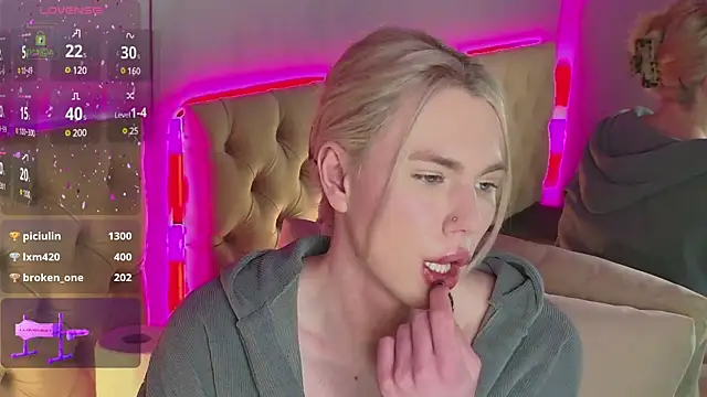 Snapshot of DanielPaige_ chatting on February 5, 7:42 pm DanielPaige online show from February 5, 7:42 pm