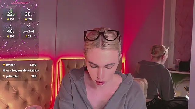 Snapshot of DanielPaige_ chatting on February 6, 7:18 pm DanielPaige online show from February 6, 7:18 pm