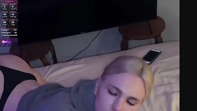 Snapshot of DanielPaige_ chatting on March 1, 7:15 pm DanielPaige online show from March 1, 7:15 pm