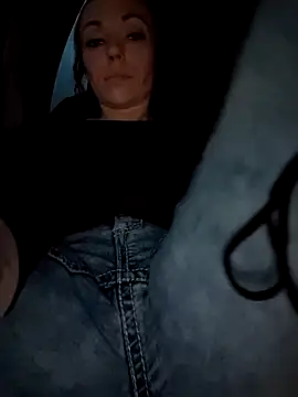 Genevieve143 online show from January 9, 11:56 pm