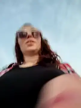 Genevieve143 online show from March 7, 12:37 am