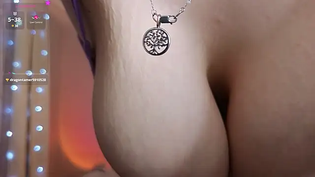 Snapshot of christy_memeow chatting on January 31, 9:37 pm christy memeow online show from January 31, 9:37 pm