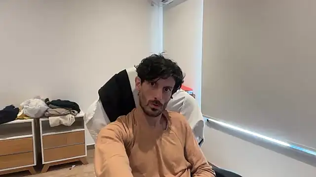 nicolaaaaas online show from October 28, 3:25 pm