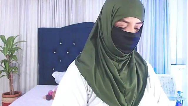 Uzra hayed online show from March 20, 7:25 pm