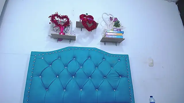 luly pink online show from January 11, 9:57 am