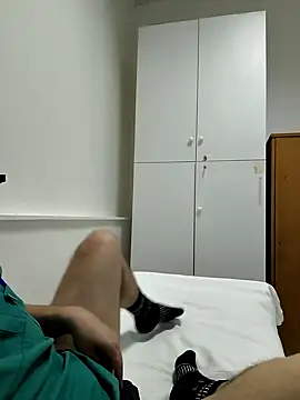 Snapshot of onbifeet chatting on March 5, 3:29 pm onbifeet online show from March 5, 3:29 pm