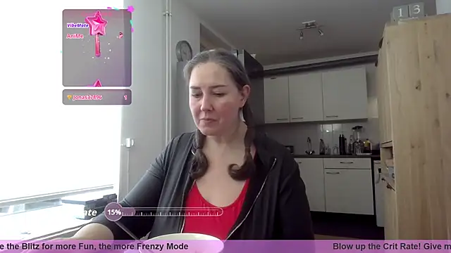 Snapshot of MilfGina chatting on November 13, 8:46 am MilfGina online show from November 13, 8:46 am