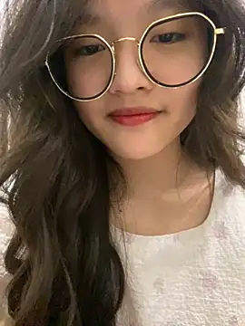 Krixxi22 online show from December 10, 5:00 pm