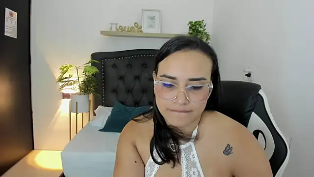 zoe danae  online show from February 26, 3:19 pm