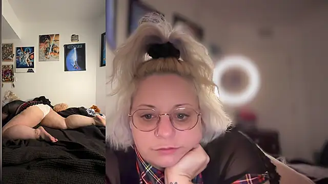 darlingashley online show from December 21, 5:58 am