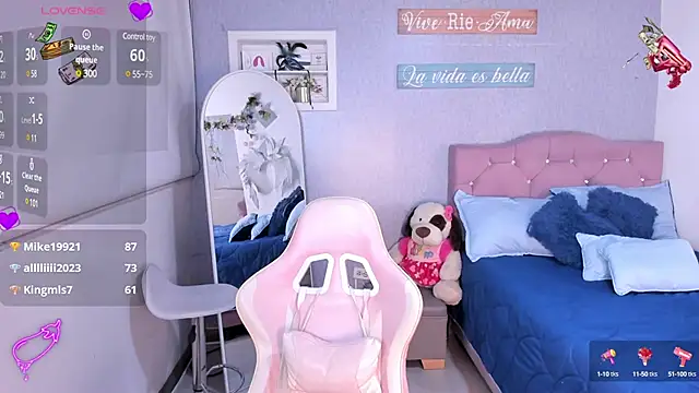 Kenia tompson01 online show from February 21, 12:49 am