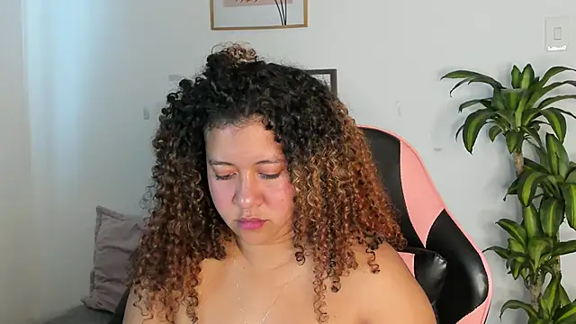 Kenia tompson01 online show from November 23, 5:13 pm